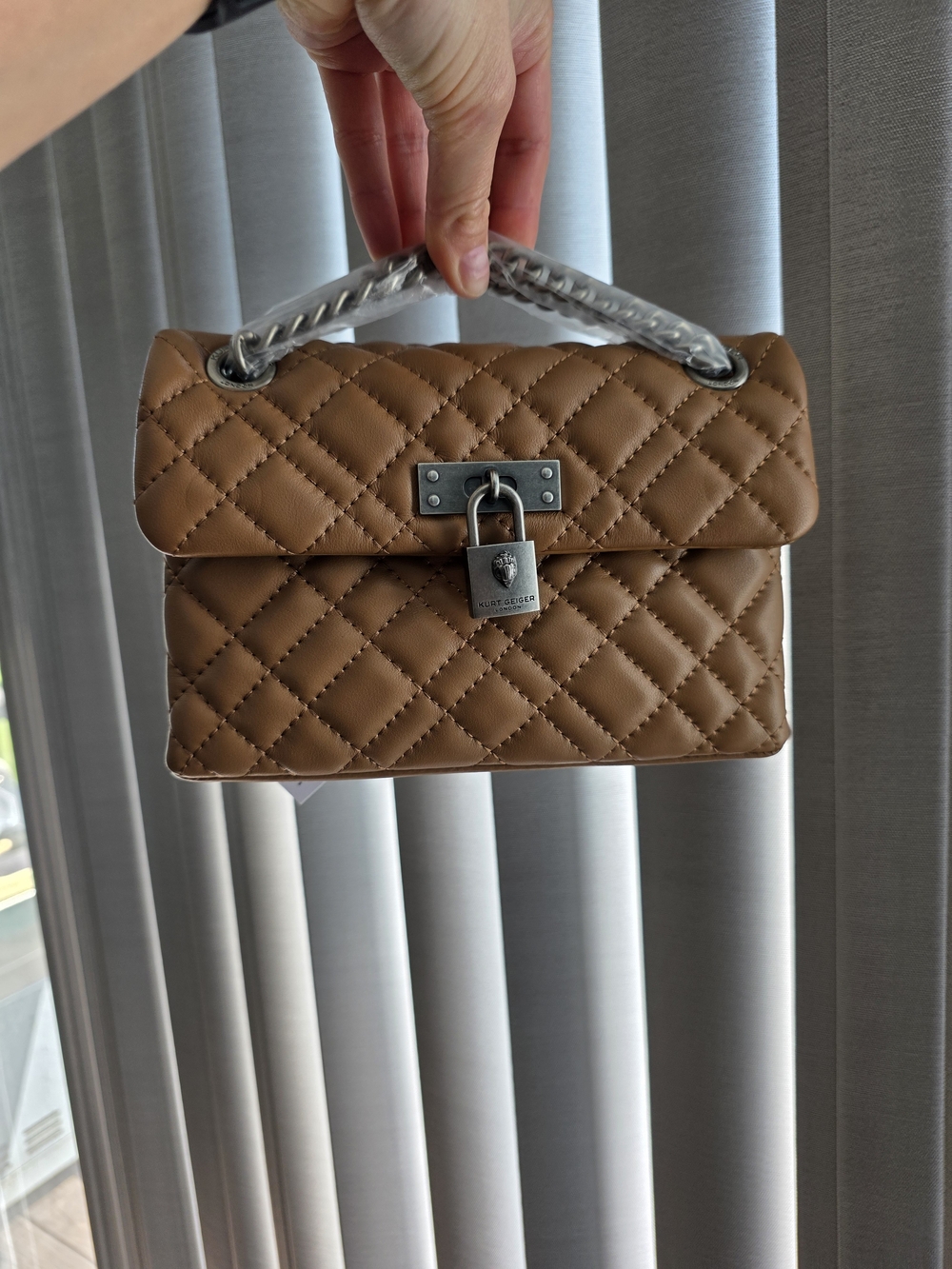 Kurt Geiger Quilted Beige Shoulder Bag with Chain Strap - Picture 4 of 8